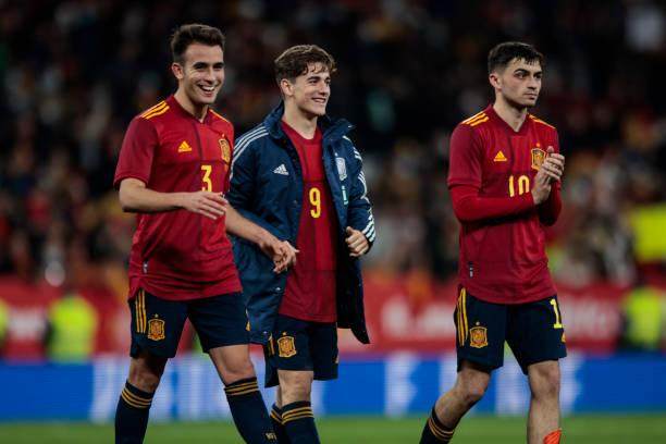 1648338085844089706.jpg gettyimages-1239531459-612x612.jpg